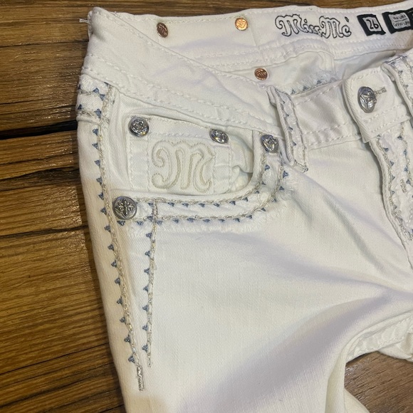 White Miss Me Denim Signature Cuffed Capri Jeans in Size 26 - Picture 8 of 9